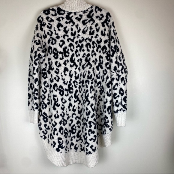 UGG Fremont Open Front Circle Cardigan in Snow Leopard size Medium - Picture 3 of 5